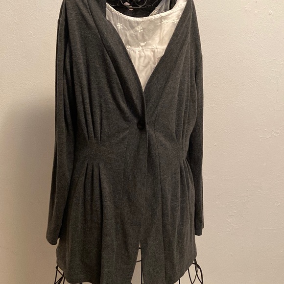 Sweaters - Gray sweater! Size medium!